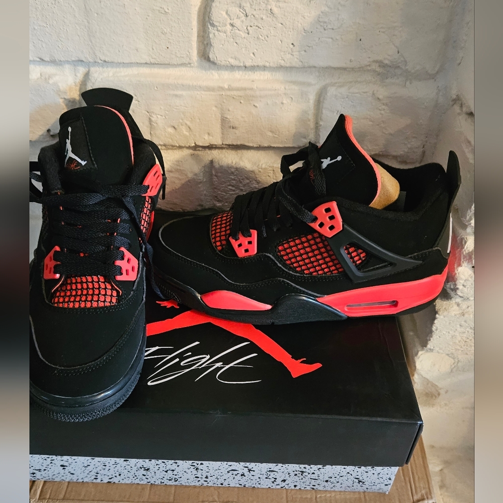 Air Jordan 4 Retro